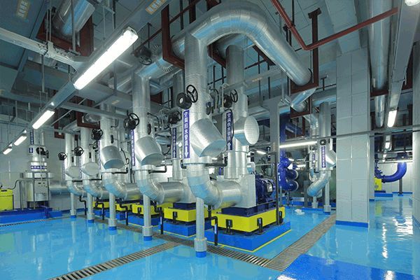 觀摩魯班獎(jiǎng)商務(wù)中心項(xiàng)目的機(jī)電安裝工程!